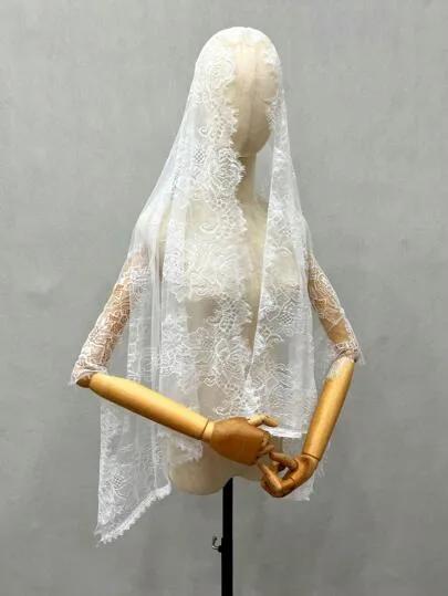 شالی سپی دانتێڵ بۆ بووک – حجاب یان ڤێلی ڕەش، گونجاو بۆ ڕۆژانی تایبەت