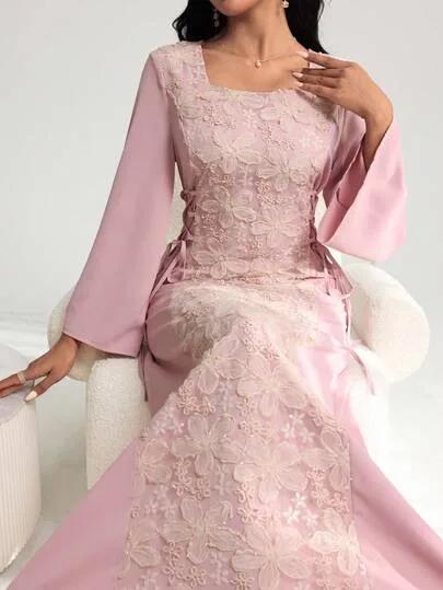 Yasmyna فستان أنيق للنساء بياقة مربعة، بتصميم رقعي مطرز وخصر مربوط، مناسب للربيع والصيف